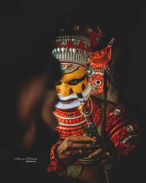 Muthappan Wallpaper Hd, Theyyam Photography, Shiva Design, Bangla Art, Sri Lankan Art, Airport Travel Outfits, Buddhist Art Drawing, Church Interior Design, Shawn Mendes Wallpaper