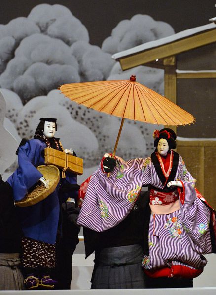 Bunraku puppets. Puppetry Theatre, Japanese Block Print, Superman Baby, Marionette Puppet, Japanese Colors, Samurai Armor, Japan Culture, Asian Doll, Masks Art