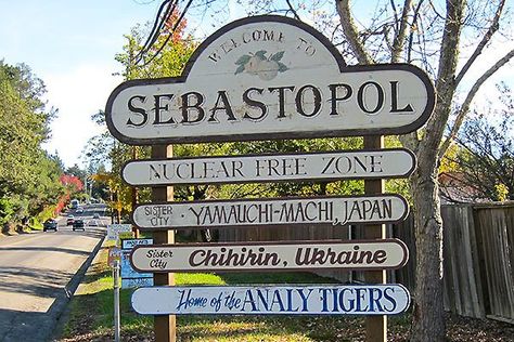 5.9.13 - California town of Sebastopol will require solar panels on all new homes - "The liberal stronghold of fewer than 8,000 residents this week became California’s second city to require that new homes be outfitted with panels to produce solar energy." Sebastopol California, California Places To Visit, California Road Trips, California Towns, Landscaping Software, Sonoma California, Napa Wine, City Sign, Landscaping Retaining Walls