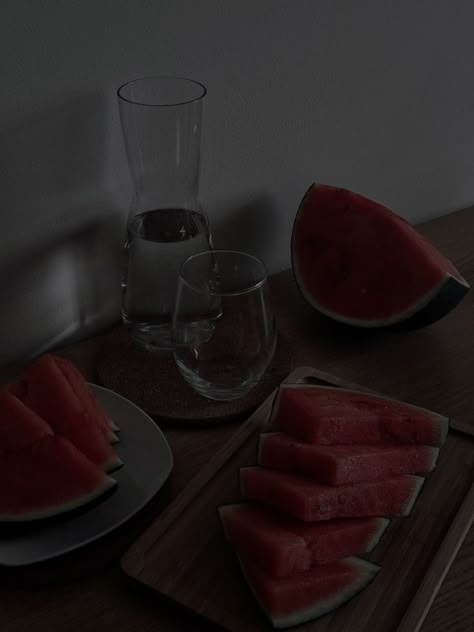 Dark Aesthetic Pictures, Aesthetic Healthy Lifestyle, Fruit Aesthetic, Aesthetic Breakfast, Red Things, Recipe Aesthetic, Food Motivation, Random Dump, Healthy Food Motivation