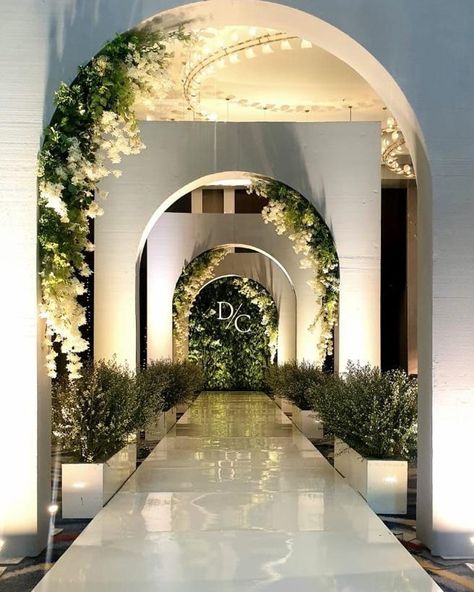 Wedding Walkway Decorations Pathways, Wedding Arch Walkway Entrance, Wedding Ideas Entrance, Wedding Hallway Decor, Tunnel Entrance Wedding, Entry Arch Wedding, Wedding Entrance Decor Walkways, Wedding Tunnel Entrance, Wedding Gate Entrance