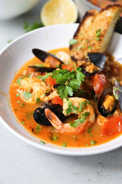 Feasting at Home: Summer Seafood Stew Seafood Stew Recipes, Radish Salad, Seafood Stew, Seafood Soup, Think Food, Gazpacho, Gumbo, Fish Dishes, Seafood Dishes