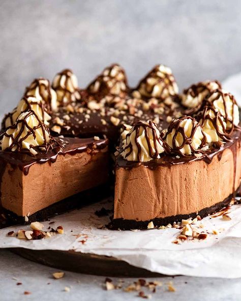 Nutella Ganache, No Bake Nutella Cheesecake, Dark Chocolate Cheesecake, Nutella Mousse, Recipe Tin Eats, Tin Eats, Nutella Lover, Cheesecake No Bake, Nutella Cheesecake