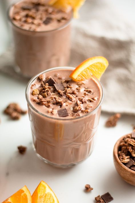 Chocolate Orange Smoothie, Silken Tofu Smoothie Recipes, Christmas Smoothie Recipes, Orange Smoothie Bowl, Citrus Smoothie Recipes, Chocolate Orange Desserts, Christmas Smoothies, Vanilla Almond Granola, Fall Smoothies