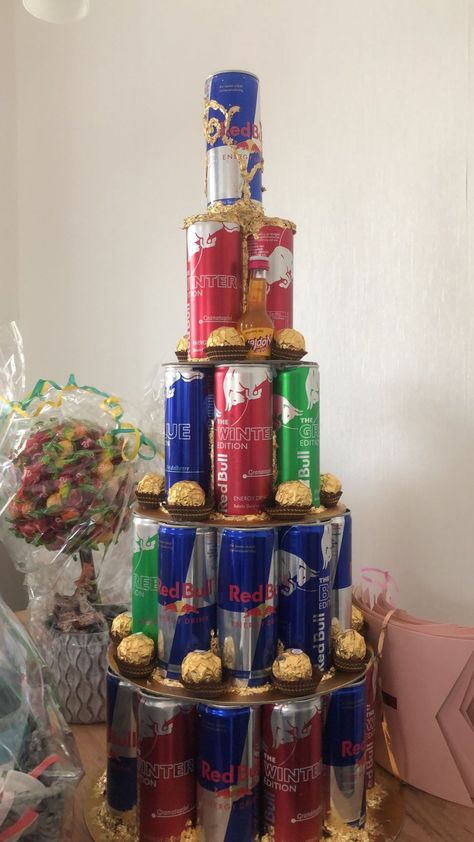 Redbull Gift Ideas, Energy Drink Gift Ideas, Red Bull Cake, Red Bull Drinks, 17th Birthday Gifts, Drink Gift, Gift Inspo, Holiday Mood, 15th Birthday