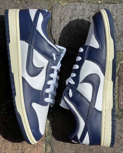 Nike Dunk Low Vintage Navy, Sneakers Dunks, Dunks Outfit, Gymnastics Shoes, Air Force Shoes, School Pack, Nike Shoes Air Force, Streetwear Shoes, All Nike Shoes