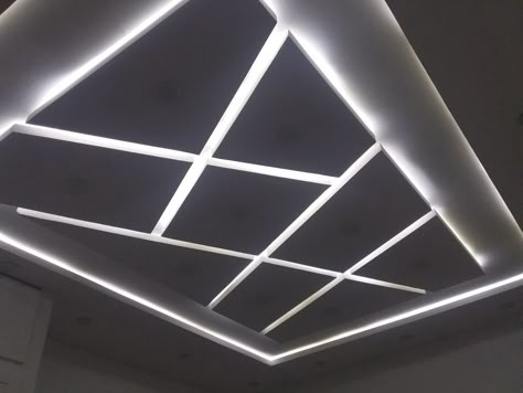 Zig Zag Ceiling Design, Gym False Ceiling Designs, Luxury Bedroom Pop Design, Light Design For Living Room, Wall Painting For Hall, Ceiling Interior Design, Ceiling Interior, Luxury Bedroom Interior, Living Room Gold