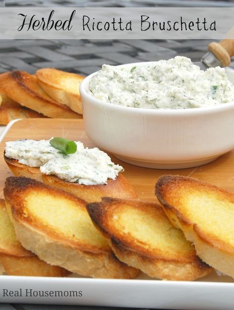 Herbed Ricotta Bruschetta is great for weekend get togethers with friends! Ricotta Bruschetta, Herbed Ricotta, Think Food, Finger Food Appetizers, Party Food Appetizers, Best Appetizers, Food App, Yummy Appetizers, Appetizers For Party