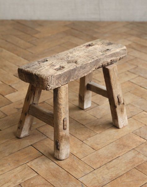 Antique Bench, Rustic Stools, Milking Stool, Antique Side Table, Deco Nature, Rustic Bench, Antique Sideboard, Primitive Furniture, Log Furniture