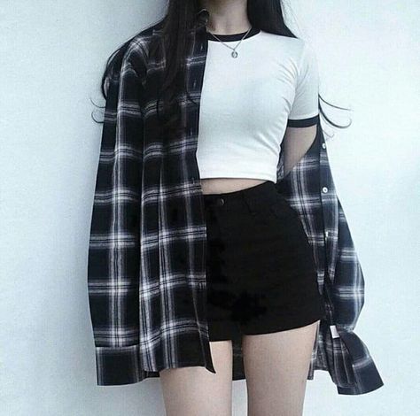 Mode Ulzzang, Tokyo Street Fashion, Grunge Look, Korean Girl Fashion, Ulzzang Fashion, 가�을 패션, Edgy Outfits, Korean Outfits, Teen Fashion Outfits