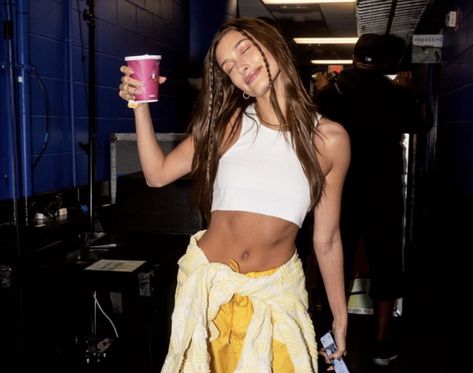 andrea❁ on Twitter: "a negative mind will never give you a positive life✨💞… " Hailey Bieber Coachella, Justice Tour, Hailey Rhode Baldwin, Hailey Bieber Outfits, Hailey Rhode, Hailey Bieber Style, Fashion Idol, Coachella Outfit, Hailey Baldwin