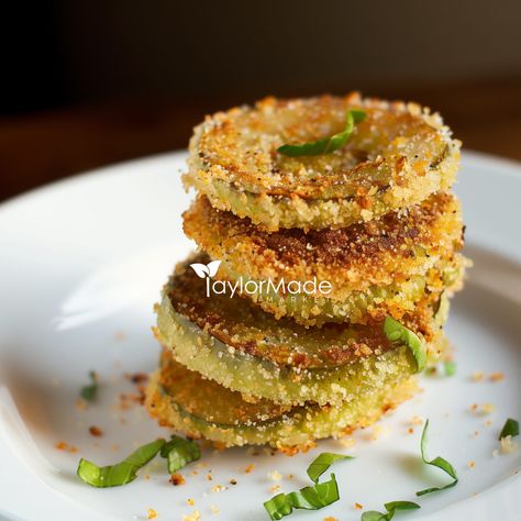 The Best Fried Green Tomatoes – TaylorMade Market Best Fried Green Tomatoes, Vanilla Meringue Cookies, Miso Eggplant, Peach Popsicles, Fried Green Tomatoes Recipe, Summertime Snacks, Raw Snacks, Fried Tomatoes, Healthy Popsicles