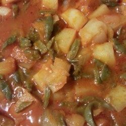 Tender cactus is cooked with potatoes in this authentic Mexican dish. Recipes With Nopales, How To Cook Nopales, Nopalitos Recipe, Nopales Recipe, Cactus Recipe, Papa Recipe, Mexican Side Dishes, Pear Cactus, Prickly Pear Cactus