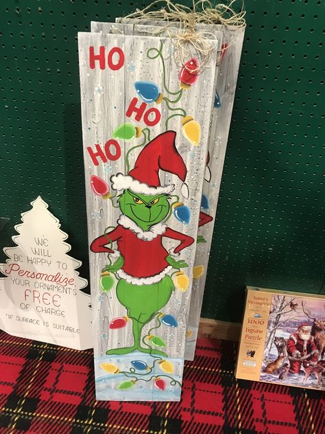 Grinch Porch Sign Diy, Grinch Porch Leaner, Christmas Leaners, Grinch Wooden Signs, Grinch Paintings, Grinch Door Sign, Grinch Porch Sign, Grinch Art, Christmas Home Decor Diy