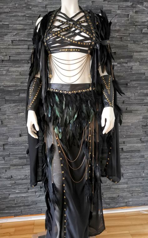 Bird warrior outfit. Made to order. Diy Crow Costume Women, Crow Outfit, Wasteland Cosplay, Dnd Kenku, Bird Warrior, Bird Outfit, Avatar Costume, Crow Costume, Dream Warriors