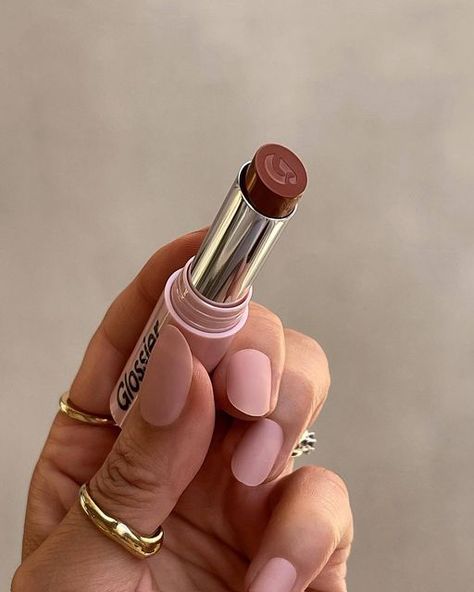 Glossier Concealer, Flawless Makeup Look, Glossier Cosmetics, Stretch Concealer, When All Else Fails, Glossier Lipstick, Makeup Bag Essentials, Makeup List, Glossy Makeup