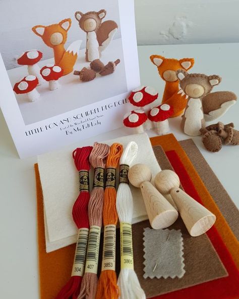 100% Merino Wool Felt en Instagram: “Get out! It's finally here! You've all been waiting so patiently 🥰 We finally have the cutest kits in stock for our Woodland…” Peg Dolls Diy, Fox And Squirrel, Felt Animal Patterns, Mushroom Crafts, Matching Colours, Waldorf Crafts, Wood Peg Dolls, Woodland Fox, Clothespin Dolls