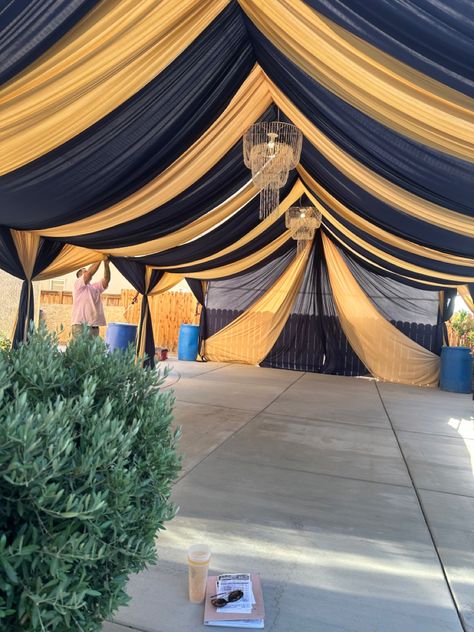 Canopy Draping, Bautizo Ideas, Wall Drapes, Flowers Rangoli, Navy Gold Wedding, Gold Drapes, Backyard Graduation Party, Night Wedding Decor, Quince Decorations