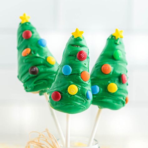 Cake Truffle Balls, Christmas Tree Cake Pops, Tree Cake Pops, Cookie Dough Ball, Cookie Dough Cake Pops, Cake Ball Ideas, Frozen Cake Pops, Christmas Goodies To Make, Truffle Balls