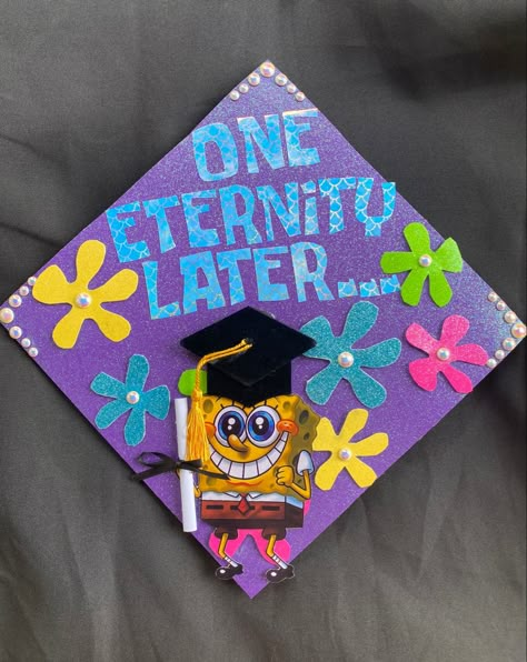 College Cap Ideas For Graduation, College Graduation Cap Decoration Funny, Back To The Future Graduation Cap, Senior Cap Ideas Funny, Monster High Grad Cap, Male Grad Caps Ideas, Cool Grad Caps, Graduation Cap Designs Friends, Grad Cap Designs Funny