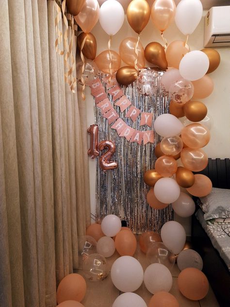 Minimal Birthday Decorations At Home, Minimal Balloon Decor, Birthday Decor Minimal, Rose Gold Themed Birthday Party, Minimal Birthday Decor, Gold Themed Birthday Party, Anniversary Quotes For Her, Balloons Rose Gold, Gold Birthday Party Decorations