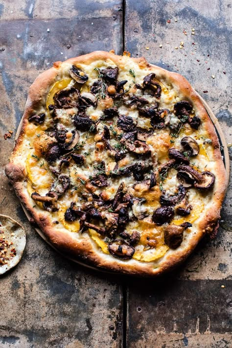 Balsamic Mushroom and Goat Cheese Pizza. - Half Baked Harvest Balsamic Mushroom, Quick Supper, Stomach Rumbling, Vegetarian Pizza Recipe, Balsamic Mushrooms, Goat Cheese Pizza, Pizza Ideas, Pizza Roll, Mushroom Pizza