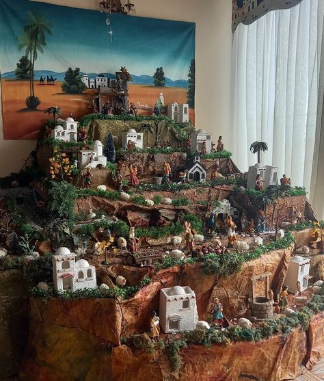 Mexican Nativity Scene Display, Christmas Crib Design, Navity Scene Ideas, Pesebres Navidad Ideas Grandes, Pesebres Navidad Ideas, Christmas Nativity Scene Diy, Christmas Nativity Scene Display, Christmas Crib Ideas, Nativity Scene Diy