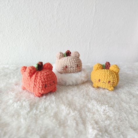 Crochet Desk Buddy, Amigurumi Gift Ideas, Kawaii Crochet Pattern, Plushies Diy, Cat Plushie, Amigurumi Gift, Beginner Friendly Crochet, Desk Buddy, Pumpkin Cat