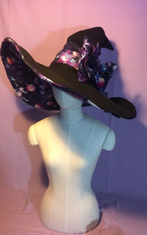 Witchy Closet, Streaming Aesthetic, Galaxy Witch, Fantasy Hats, Alt Crafts, Witch Hat Design, Cute Witch Hat, Victorian Witch, Steampunk Witch