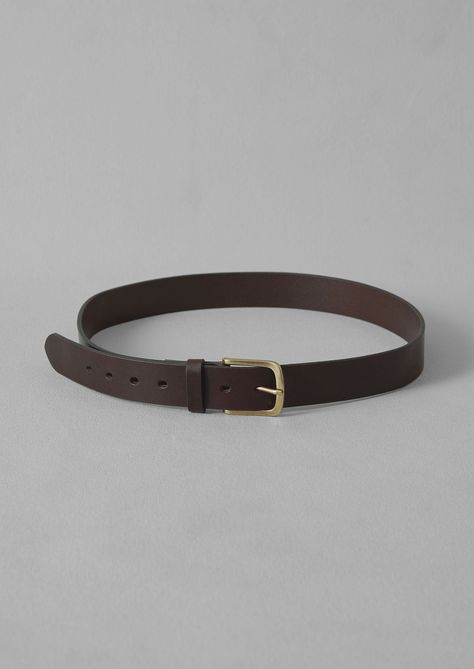 Our minimal belt is crafted from vegetable-tanned leather and features a brushed brass buckle. Details Vegetable Tanned leather and brass buckle. Made in Italy. S/M fits 30-34, M/L fits 32-36. Width 3cm. Brown Belts Women, Minimal Belt, Wishlist 2024, Womens Belt, Leather And Brass, Linen Tableware, Sixth Form, College Fits, Mens Loungewear