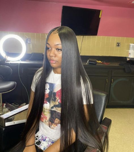 Blonde Highlights On Dark Hair, Middle Part Hairstyles, Straight Weave Hairstyles, Sew In Hairstyles, Straight Bundles, Black Ponytail Hairstyles, Quick Weave Hairstyles, Hair Advice, Human Hair Bundles