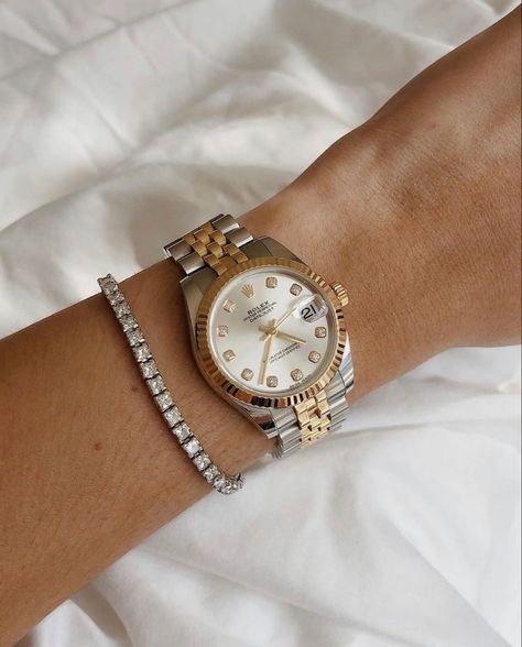 Mixed Metal Watches Women, Mixed Metal Watch, Gold And Silver Watch, Silver Outfits, Rolex Watches Women, Classy Watch, Silver Watches Women, Trendy Watches, Rolex Women