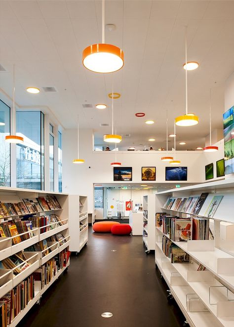 Ørestad skole 03.tif Library Lighting Ceiling, Library Lighting, Louis Poulsen Lighting, Library Inspiration, Retail Lighting, Dental Design, Spatial Design, Education Design, Library Design