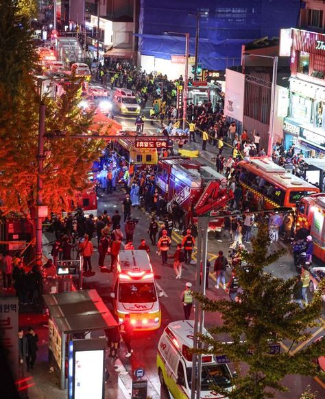 About 50 people suffer cardiac arrest in Seoul's Itaewon area - The Korea Times South Korea Seoul, American Universities, University Of Kentucky, Fire Station, Local Government, Emergency Medical, Study Abroad, The New York Times, Life Is Beautiful