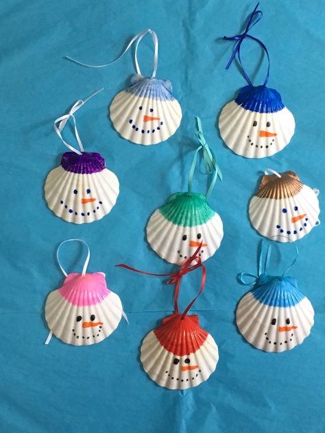 Beach Crafts For Adults Diy, Crafts With Shells For Kids, Seashell Ornaments Diy, Sea Shell Painting, Painting For Christmas, Shell Christmas Ornaments, Beach Crafts Diy, Seashell Art Diy, Seashell Christmas Ornaments