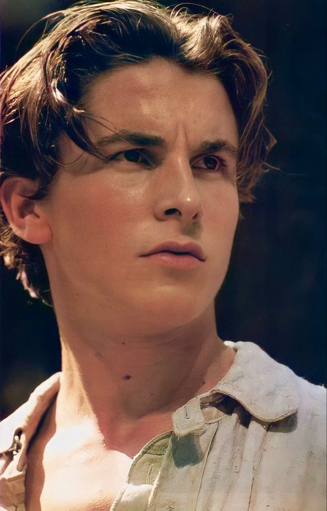 Christan Bale 90s, Christian Bale Lockscreen, Man Looking Down, Christian Bale 90s, Young Christian Bale, Christian Bale Hot, Newsies 1992, Slick Backs, Chris Bale