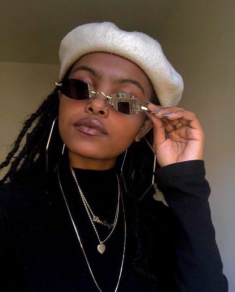 Sunglasses For Your Face Shape, Looks Hip Hop, Alternative Makeup, Looks Black, Grunge Hair, Black Excellence, Afro Hairstyles, Brown Skin, Mode Inspiration