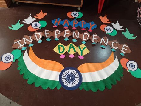 26 January Republic Day Decoration In School, Independence Day Theme Board, 26 January Republic Day Decoration Idea, Independence Day Board Decoration School, Independence Day Chart, Independence Day Bulletin Board Ideas, 15 August Decoration Ideas, Independence Day Crafts For Kids, Republic Day Decoration