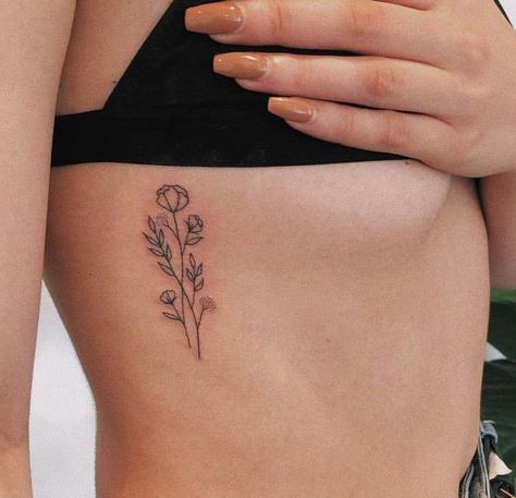 Small Ribcage Tattoos For Women, Small Rib Flower Tattoo, Birth Flower Tattoos On Ribs, Dainty Flower Rib Tattoo, Flower On Ribs Tattoo, Birth Flower Tattoo Ribs, Fine Line Flower Tattoo Ribs, Small Tattoos On Ribs, Flower Tattoo With Date