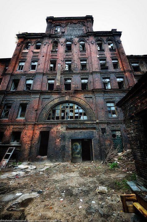 Deserted Places: An abandoned industrial complex in St. Petersburg, Russia / 'Krasny Treugolnik' Abandoned Industrial, Broken Windows, Abandoned Warehouse, Abandoned Property, Abandoned Factory, Spooky Places, Abandoned House, Living Modern, Abandoned Mansions