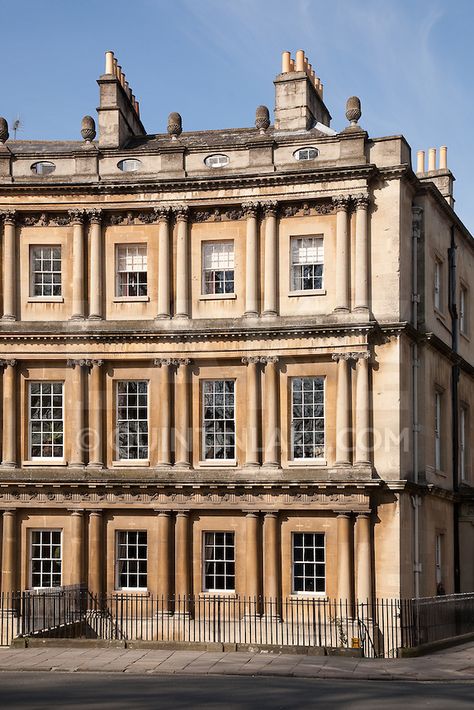 The Circus, Bath, Somerset, England (by Architect John Wood the Elder. Georgian Architecture begun in 1754 completed in 1768. The Circus Bath, Nautical Symbols, England Architecture, Period Architecture, Roman Colosseum, City Of Bath, English Architecture, Bath Somerset, British Architecture