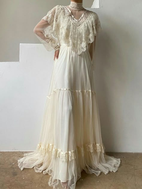 Vintage Wedding Gown, Victorian Wedding Dress, Edwardian Wedding, Wedding Dress Guide, Fairy Wedding, Victorian Wedding, Tulle Gown, Gunne Sax, Vintage Bride