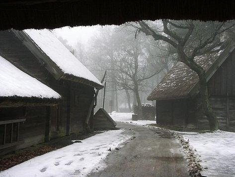 Photographie Portrait Inspiration, Wooden House, Winter Aesthetic, The Witcher, Skyrim, Aesthetic Photo, Resident Evil, Aesthetic Pictures, A Place