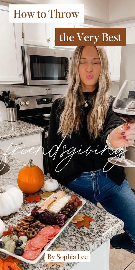 Hosting Friendsgiving First Time, Friendsgiving Dinner Party Decor, Thanksgiving Dinner Decor, Hosting Friendsgiving, Friendsgiving Dinner Party, Hosting Thanksgiving Dinner, Friendsgiving Decorations, Friendsgiving Food, Sophia Lee