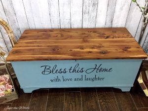 Painted Cedar Chest with Wood Grain Top Cedar Chest Ideas, Hope Chest Makeover, Cedar Chest Redo, Painted Cedar Chest, Cedar Chest Makeover, Chests Diy, Chest Makeover, Pallet Craft, Hope Chests