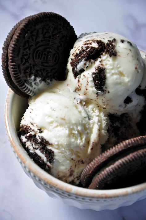 Oreo Cheesecake Ice Cream – Culinary Shades Homemade Ice Cream Maker Recipes, Bubble Gum Ice Cream, Homemade Ice Cream Maker, Best Ice Cream Maker, Best Homemade Ice Cream, Ice Cream Recipes Machine, Pumpkin Pie Ice Cream, Cuisinart Ice Cream, Pecan Ice Cream