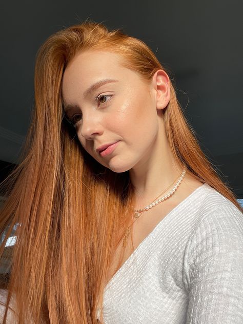 Golden Orange Hair, Red Hair Orange, Golden Hour Selfie, Hair Orange, Red Haired Beauty, Aesthetic Life, Orange Hair, Aesthetic Photography, Golden Hour