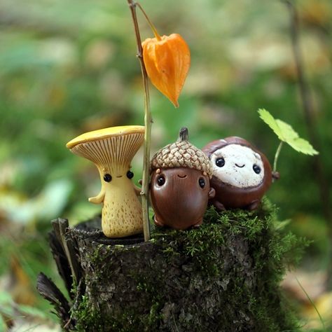 Clay Woodland Creatures, Whittling Mushrooms, Kid Clay Projects, Creepy Clay Art, Wood People, Clay Creatures, Polymer Clay Mushroom, Craft Clay, Air Dry Clay Projects