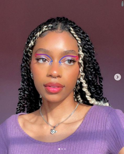 Pride Makeup Ideas Bisexual, Pride Flags Makeup, Pride Makeup Eyeliner, Bi Eye Makeup, Bi Eyeshadow, Pride Graphic Liner, Bisexual Flag Makeup, Bi Flag Makeup, Bi Pride Makeup