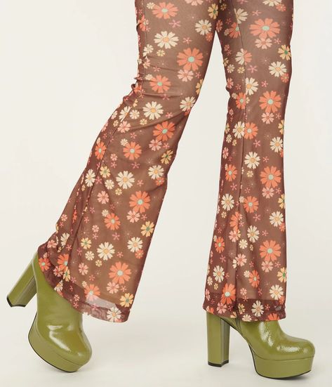 1970s-Inspired Clothing, Outfits & Fashion – Unique Vintage Groovy Fall Outfits, Gogo Boots Outfit 70s, Gogo Boots Outfit, 70s Outfits Ideas, Alternate Fashion, Green Platform, Vintage Style Shoes, Ankle Boots Dress, Outfits 70s